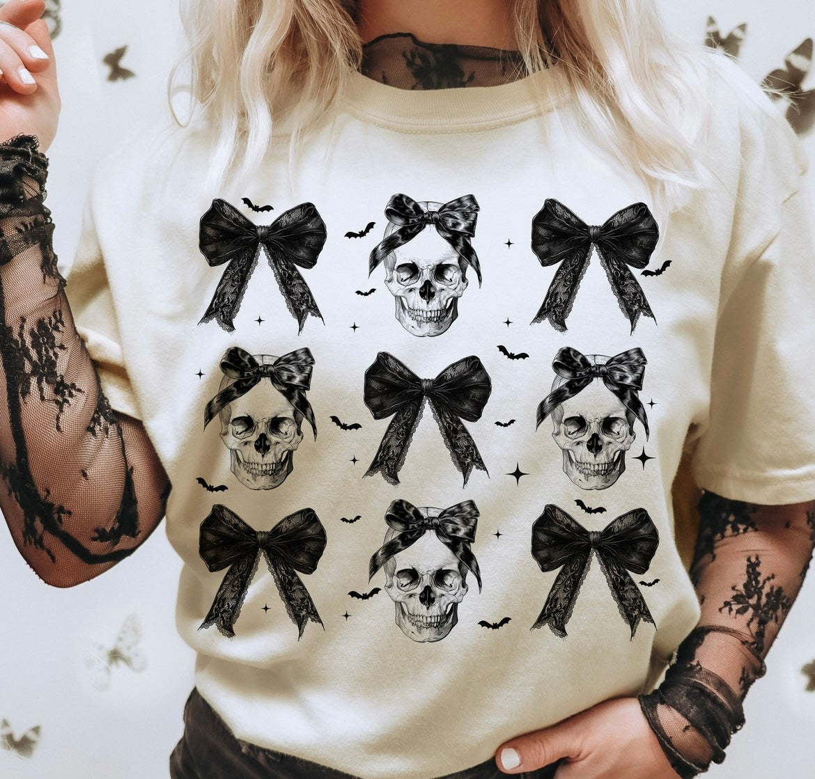 Skulls bows graphic shirt
