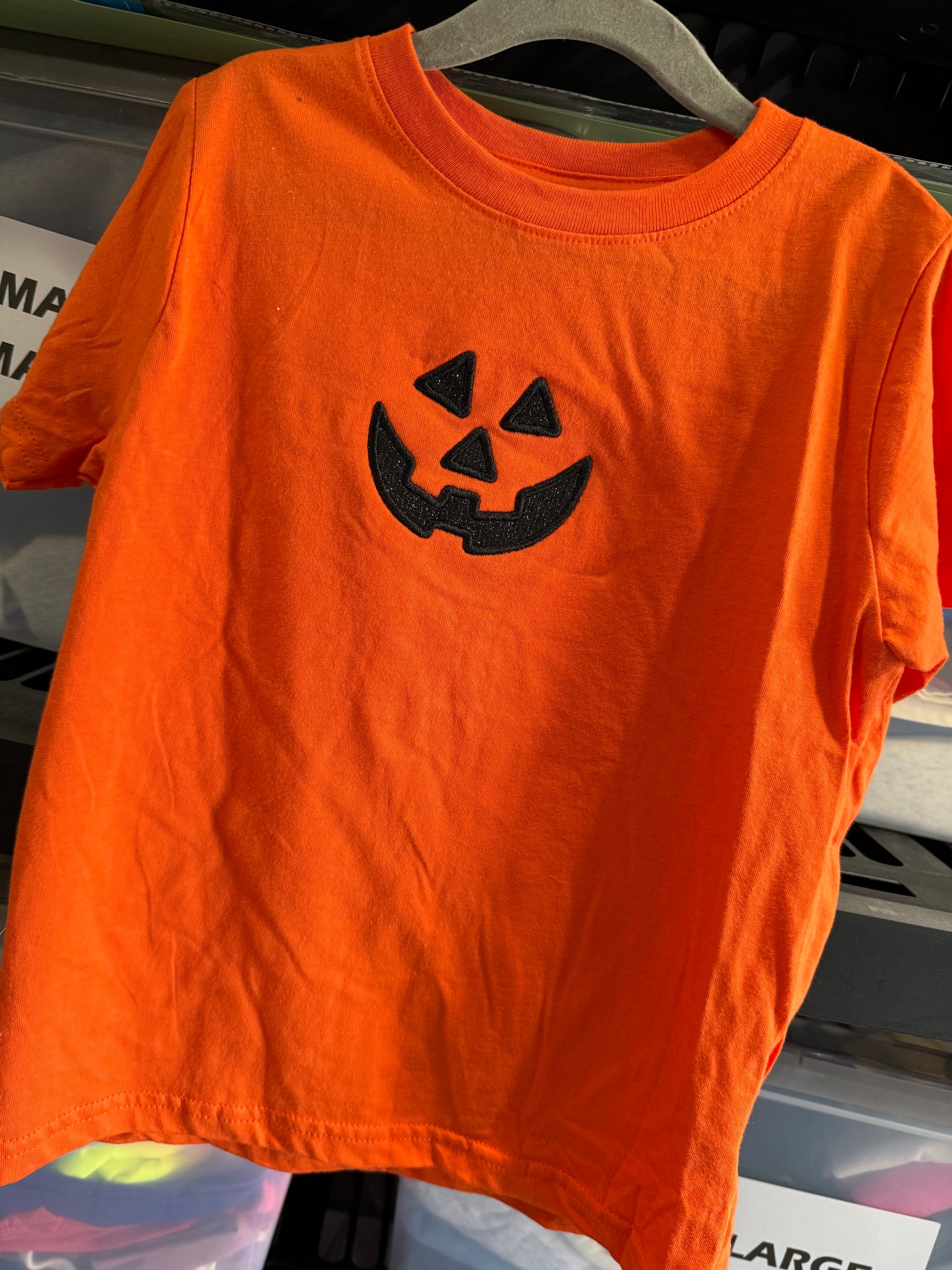 5/6 toddler Glitter jack-o’-lantern face embroidered tee AS-IS