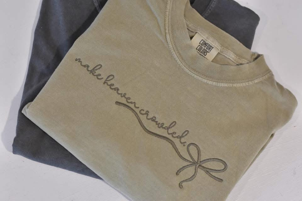 Make Heaven Crowded Bow Embroidered Shirt
