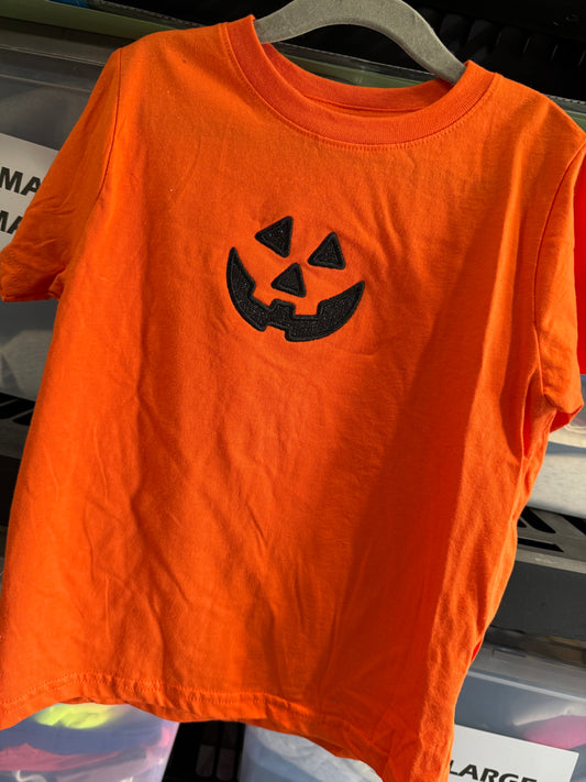 5/6 toddler Glitter jack-o’-lantern face embroidered tee AS-IS